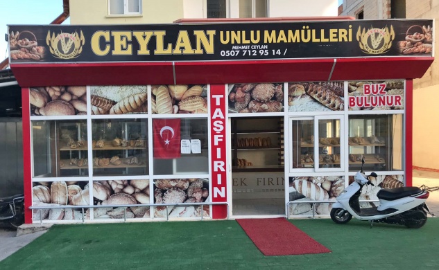 Ceylan Unlu Mamulleri’nde Ramazan pidesi hazırlığı
