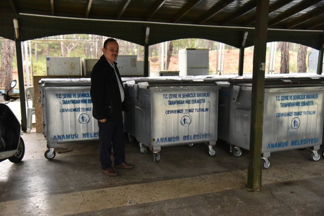 360 yeni çöp konteyneri hizmette