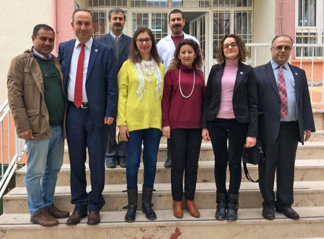 Türk Eğitim-Sen okulları ziyaret ediyor