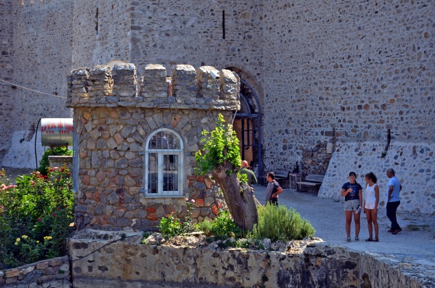 15 Eylül 2018048