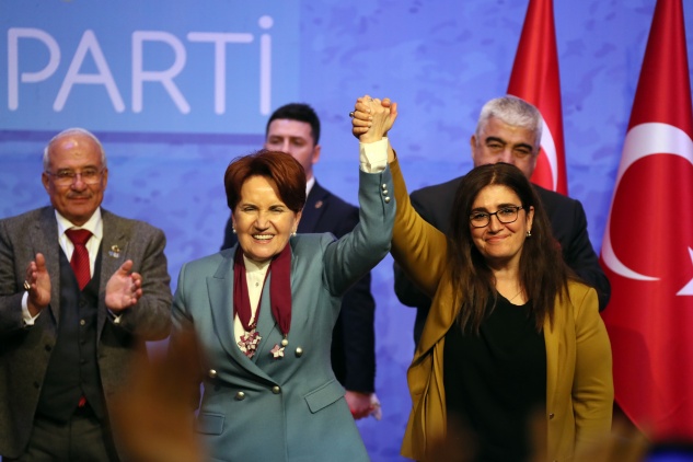 MERSİN’İN TEK KADIN BELEDİYE BAŞKAN ADAYI: ESİN ERKOÇ