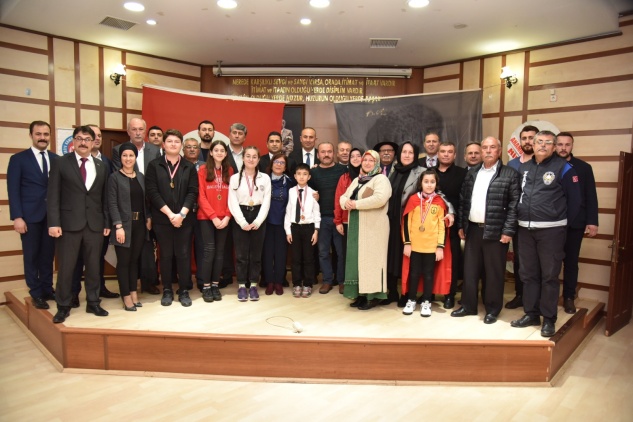 TÜRKAV, İstiklal Marşı Okuma Yarışması düzenledi