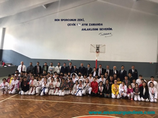 ANAMUR BELEDİYESPOR KARATE TAKIMI 11 MADALYA  İLE DÖNDÜ