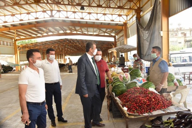 Başkan Kılınç, pazar esnafını ziyaret etti