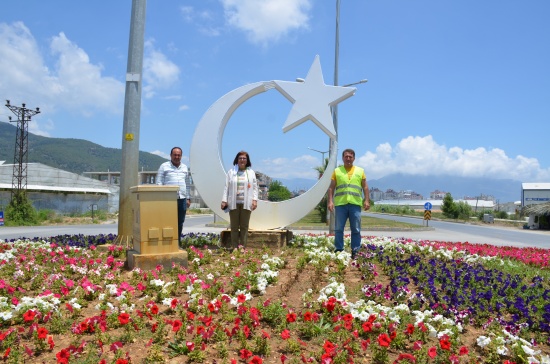 Şehrin girişleri rengarenk