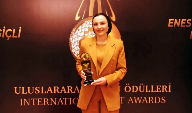 Ayşe Uysal girişimcilik ödülü aldı