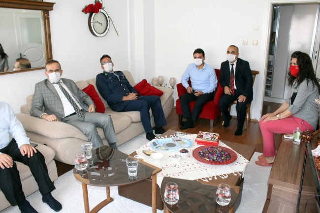 Şehit ailelerine bayram ziyareti