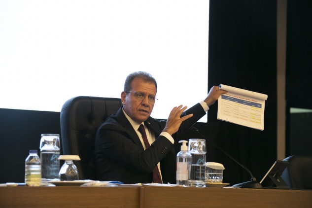 Seçer: “Borçlanma sadece Büyükşehir’in sorunu mu?”