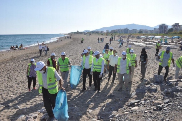 Anamur’da sahil temizliği