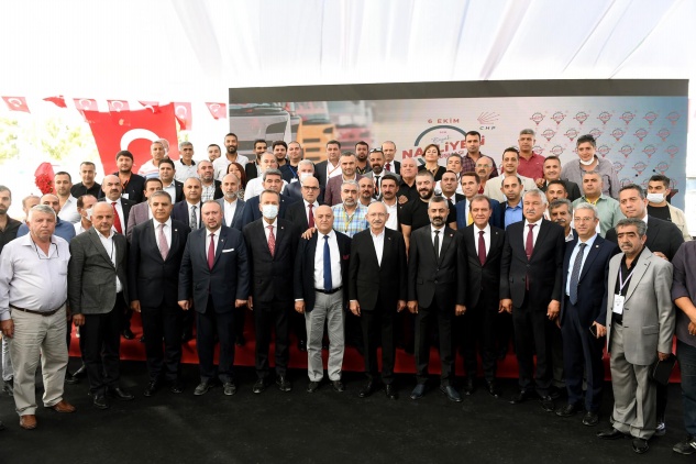 Kılıçdaroğlu, Mersin’de nakliyecilerle buluştu