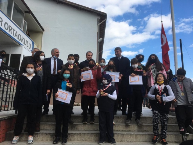 Protokol, karne törenine katıldı