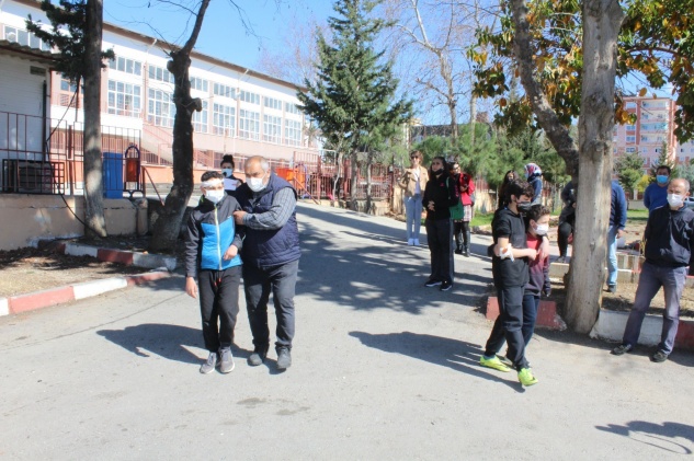 Anamur Ortaokulu’nda deprem tatbikatı