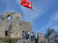 Softa Kalesi’nin bayrağı değişti