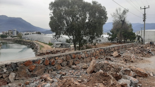 Sini Çayında çevre düzenlemesi devam ediyor