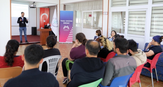 Büyükşehir Belediyesi’nden Huzurevi personeline eğitim