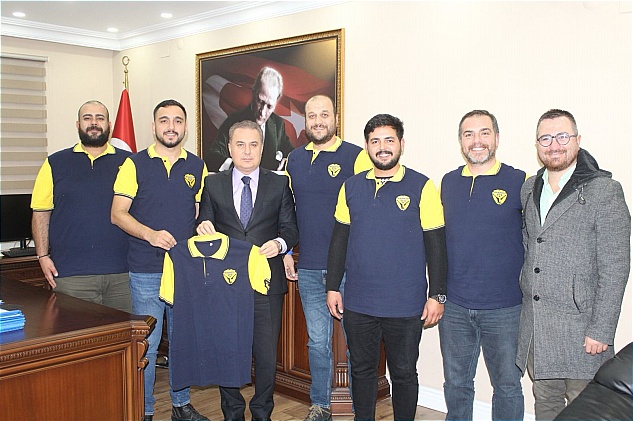  Anamur Genç Fenerbahçeliler ’den Kaymakama ziyaret