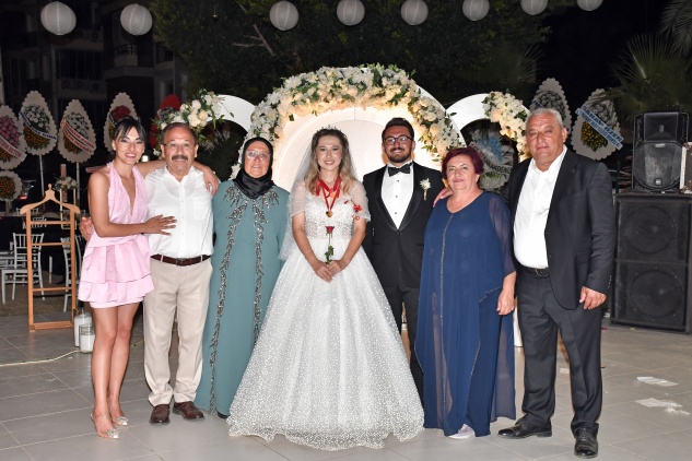 Tuğçe Hilal ile Eren’in muhteşem düğünü