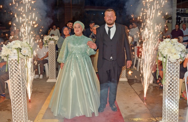 Şerife ile Ömer, evliliğe ilk adımı attı