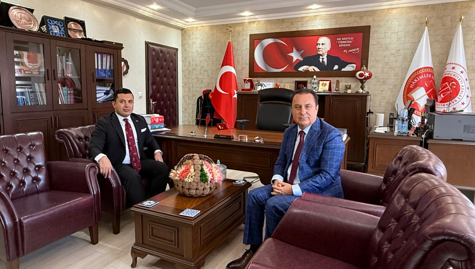 KAYMAKAM BOZDEMİR’DEN, CUMHURİYET BAŞSAVCISI ÇATLI’YA VEDA ZİYARETİ