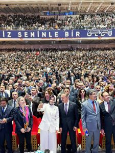 Anahtar Parti, ilk yılını coşkulu bir törenle 30.000’i aşkın kalabalıkla  kutladı