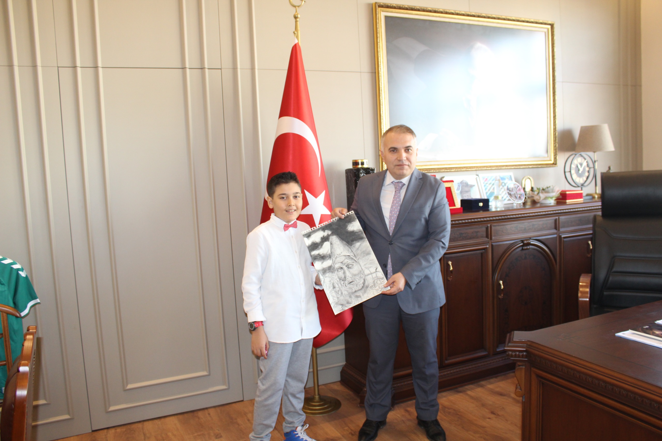 “Köklü Geçmişten Güçlü Cumhuriyete” Resim Yarışmasında Türkiye Üçüncülüğü Gururu