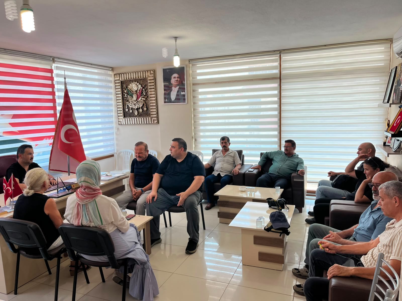 “AGC’DEN MHP’YE ZİYARET: YEREL BASININ ÖNEMİ VE ANAMUR’UN GÜNDEMİ KONUŞULDU”