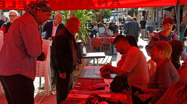 MİTHAT KESKİNASLAN’IN SON ESERİ DMD HASTASI ADEM ALMAZ İÇİN İMZALANDI
