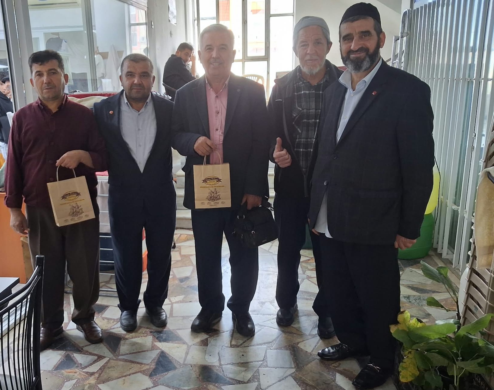 SAADET PARTİSİ ANAMUR İLÇE BAŞKANI AZİM BAZ’DAN MUHTARLARA KAHVE İKRAMI