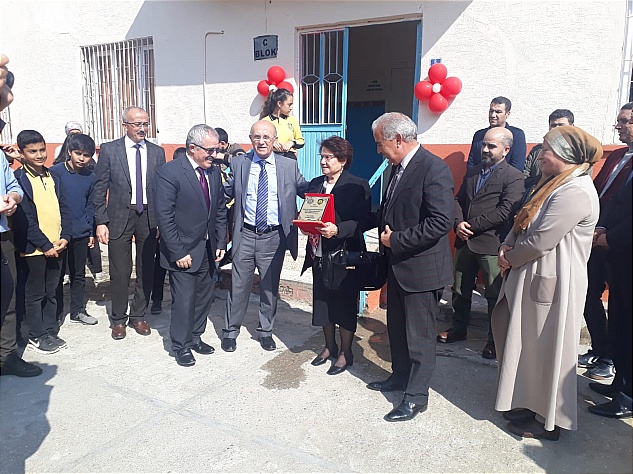 Ayten Karakaya’dan Eğitime Büyük katkı