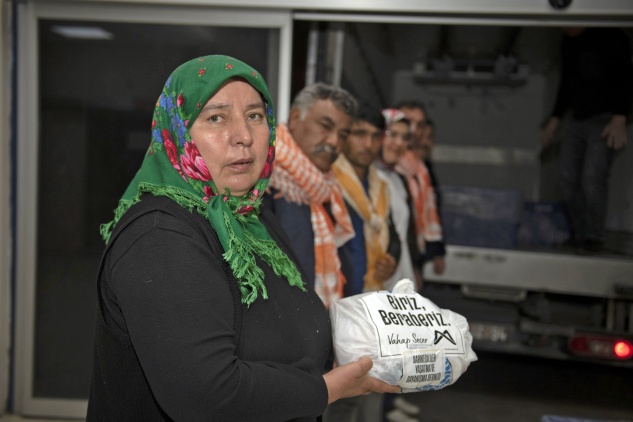 Yörüklerden Elazığ’a yardım