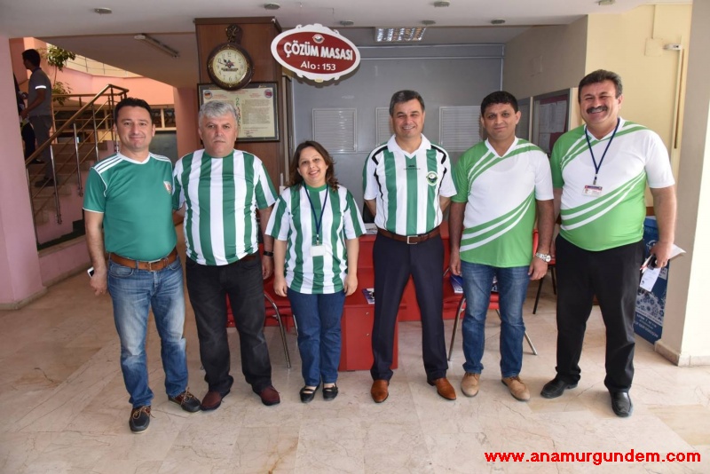 Yeşil Beyaza olan Aşklarını mesailerine’de taşıdılar