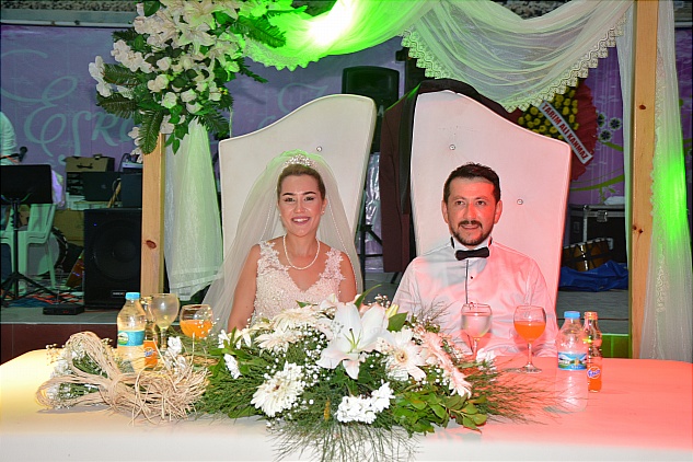 ESRA & MUSTAFA MUTLU SONA ULAŞTI