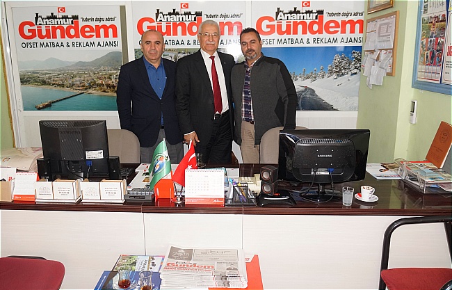 Milli Eğitim Müdürü Dağıstan gazetemizi ziyaret etti günümüzü kutladı