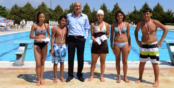 50 BİN KİŞİYE YÜZME ÖĞRETTİK