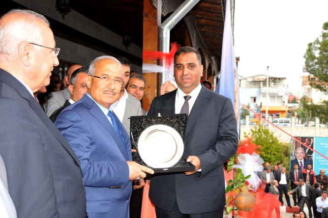 Başkan CAN mazbatasını alarak, görevine başladı
