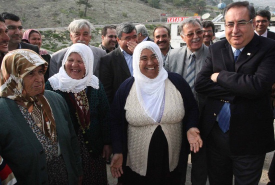 KADINLARA DAHA FAZLA YER VERİLMELİ